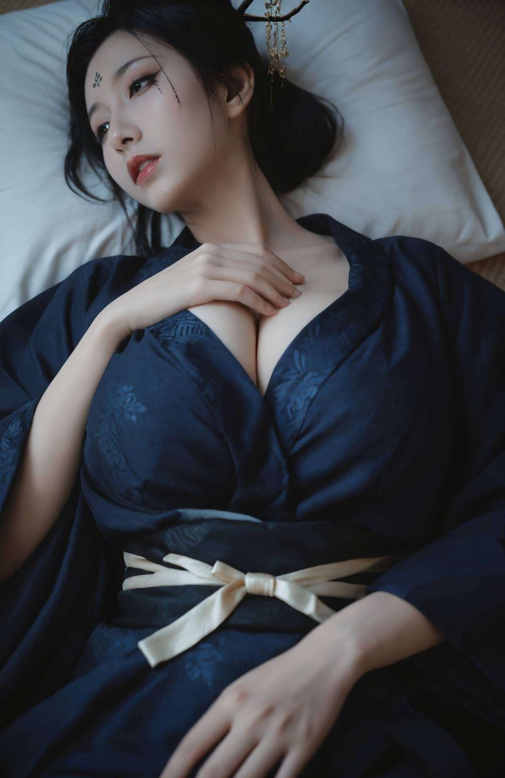 细腻笔触四妹的卡通壁纸